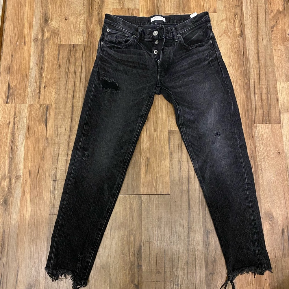 Mousy Vintage black distressed skinny jeans.